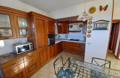 Villetta con giardino e parcheggio coperto - Foto 12