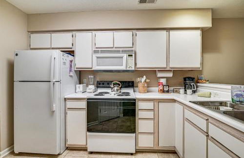 Pawleys Island Condo with Screened Porch and Golfing! - Foto 9