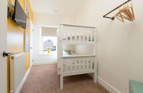 Sleeps 10 House near Bike Park Wales - Photo 10