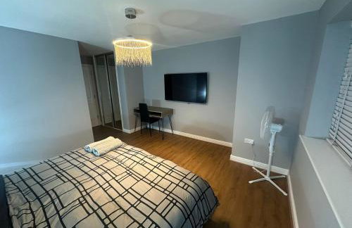 Lovely 2 bedroom 2 bathroom Apartment - Photo 18
