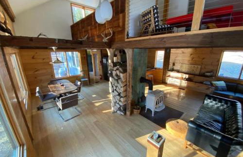 Charming Cabin Getaway with a Wood-Burning Stove in Chesterfield, Massachusetts - Foto 6