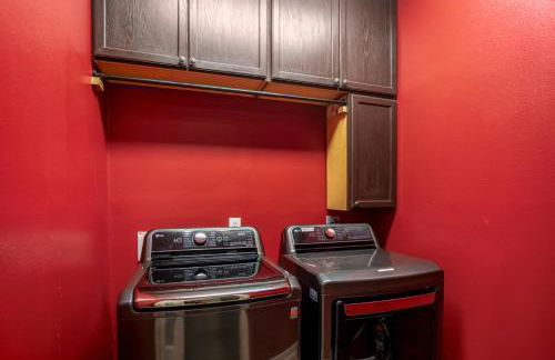 Tropical Escape Pool Jacuzzi Bar in Alvin TX - Photo 21