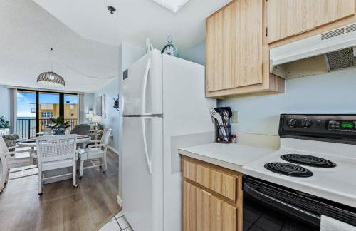 Ocean View / 7th Floor / Pool / Walk to Shopping & Dining / Ocean Trillium Condo #701 - Foto 11