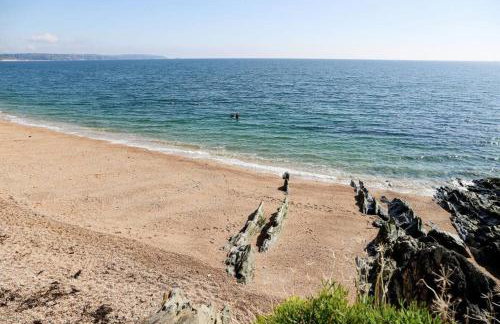 Beachfront Cottage with Sea Views & Coastal Walk - Foto 22