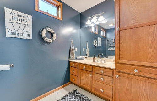 7,000 Sq Ft! Private Rapid City Estate with Pool - Foto 24