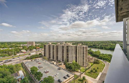 Modern Downtown Condo - Rooftop pool - Top Amenities - Foto 24