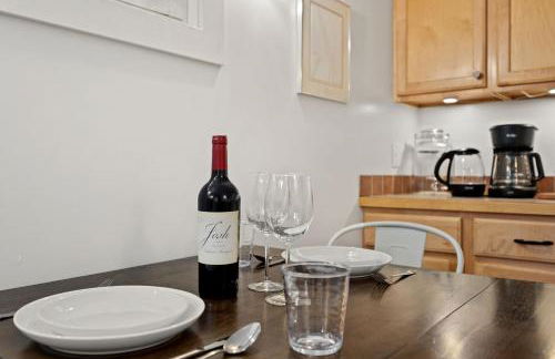 Peterson Retreat - Hot Tub, Bikes, Old Town - Foto 42