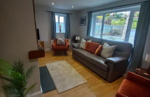 Riverside Cottage 6 guests 4 adults max hot tub - Foto 3