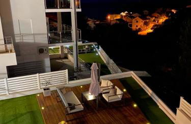 EllaVis Apartments - Photo 5