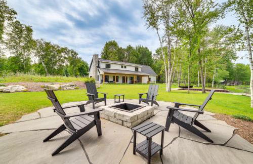 Fire Pit and Lake Views Cozy Crooked River Retreat! - Foto 1