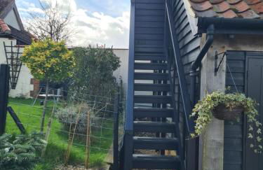 The Cartshed, Coltishall, Norfolk - Photo 27