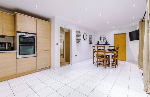 Luxurious Cosy 4BR Home Cheshire - Photo 9