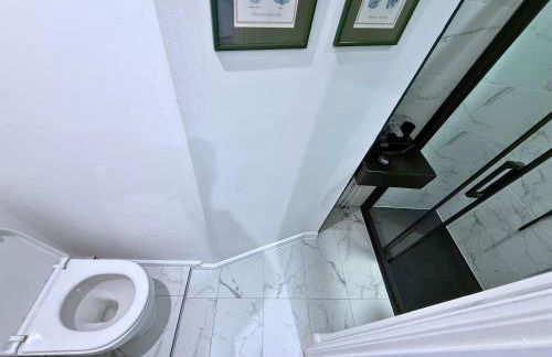 New 4 Bed House Sleeps up to 8 People - Foto 11