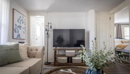 Walkable to Everywhere in Little Italy- Near CWRU and Cleveland Clinic Main Campus - Foto 3