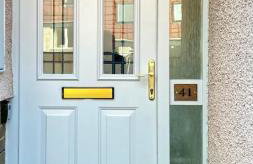 3 bedroom - 2 bathroom Townhouse in Corstorphine Near Murrayfield Stadium - Direct Bus To Edinburgh City Centre in 20 Minutes - Two Private Parking Spaces - Private Sunny Garden - Recently Refurbished - Foto 11