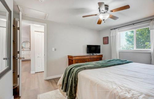 Family Friendly Getaway-4BR-Playset-Trampoline - Foto 20