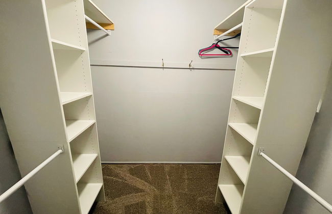 Charming 2BR 2B in Elkins Park Parking Pool - Foto 10