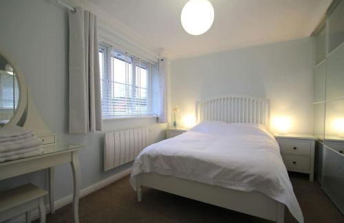 Lovely house overlooking field with woodland walks - Foto 8