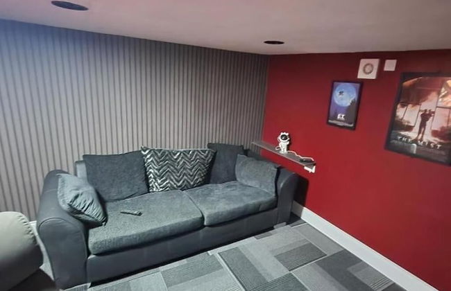 High Street Apartment Getaway in Inverurie - Foto 7