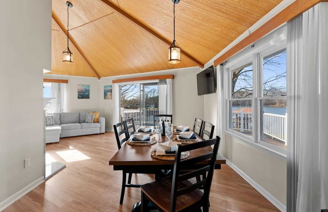 Pleasant Cove Waterfront Getaway With Fire Pit, Deck, and Lake Views - Foto 4