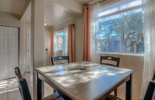 Appealing Quiet and Private Modern 2 Bedroom - Foto 7