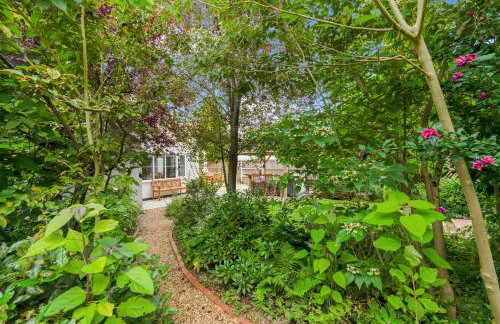 Seven Space - 7 Bedroom Home with Large Garden & Hot Tub - Foto 10