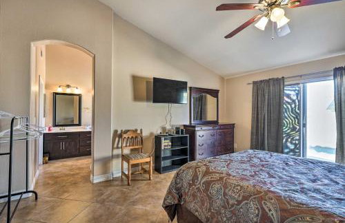 Sleek Vegas Home with Private Pool, Game Room! - Foto 13