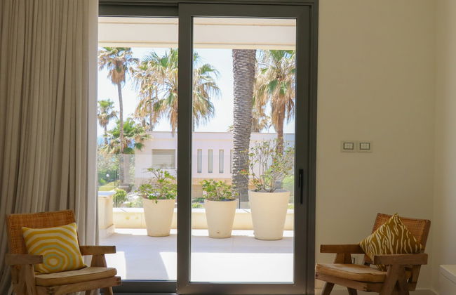 Luxurious Coastal Villa with Pool - Foto 31