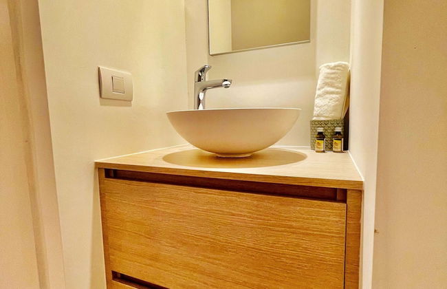 Modern 2BR Penthouse Near Diamond District by Oneluxstay - Foto 45