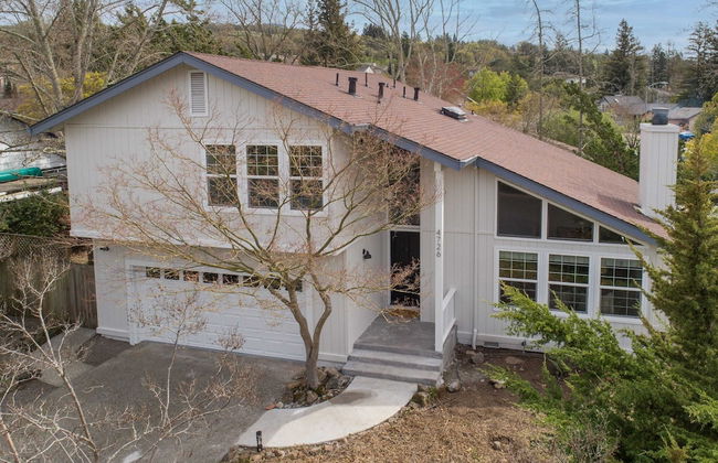Black Oak by Avantstay Modern & Chic Santa Rosa Hideaway With Pool Table, & Fire Pit - Photo 18