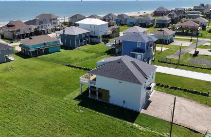 4BR Beach Haven - Deck, Gourmet Kitchen, Tiki Bar Fun - Foto 70