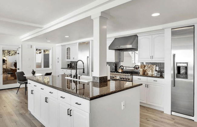 Castlewood by Avantstay Malibu Cliffside + View - Photo 18