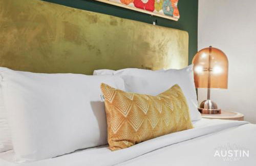 Dual Urban Oasis 8BR in Vibrant North Loop Hub - Foto 34