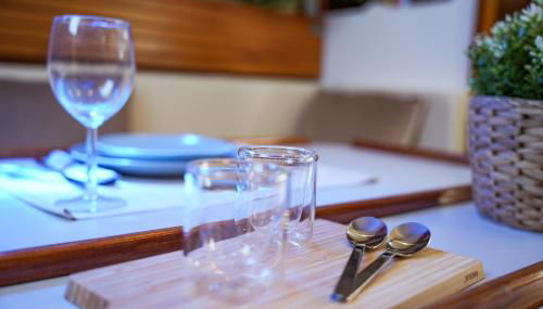 The Classic Sailboat Retreat - Photo 4