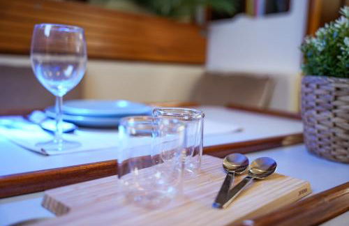 The Classic Sailboat Retreat - Photo 4