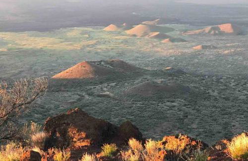 Romantic Retreat, Relax at Hot-tub, Indoor & Outdoor shower, firepit, 5 min to Hawaii Volcano park - Foto 24