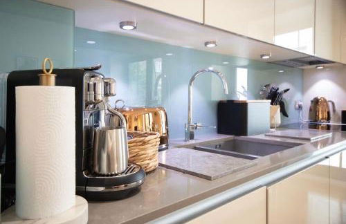 Westminster two bed one bath sleeps 5 with Air-Con - Photo 10