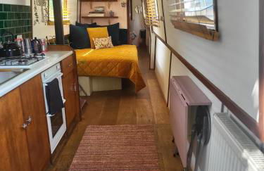 Lovely Canal Boat in Little Venice for Family & Friends - Photo 6