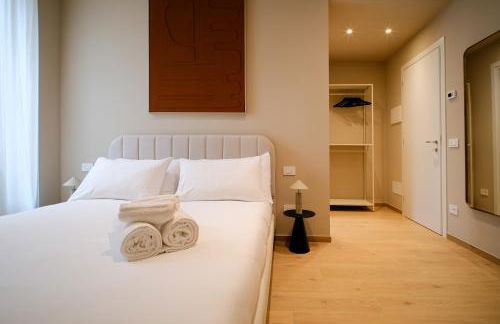 Balcony Double Suite - 3 min walk to Benina Express - Foto 1