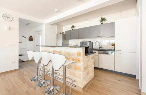 Villa Maritime - Exklusive Strandvilla mit beheiztem Pool, Grillhütte & Meerblick bei Zadar - Foto 47