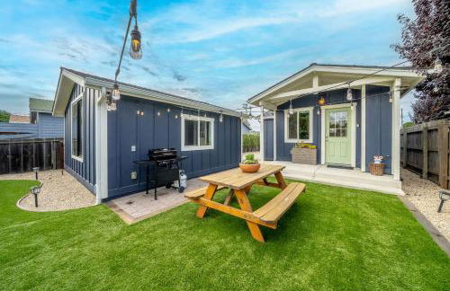 Charming 2 BDR Seaside Cottage - 5 Min to Beach - Foto 74