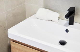 Aura - Elegant Retreat in Prime Leeds Location! - Foto 76