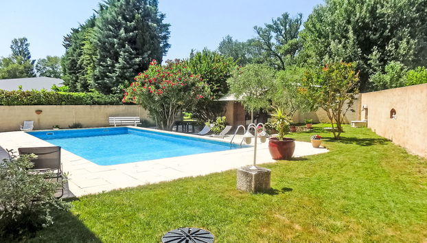 2 bedroom House in Noves with private pool and garden - Photo 2, Pool Outdoor