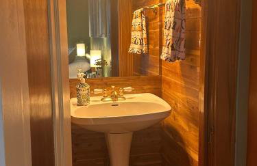 Private Gated Garden Suite in Historic Home, walk to UNM Football and Basketball, UNM and Pres Hospitals - Foto 14