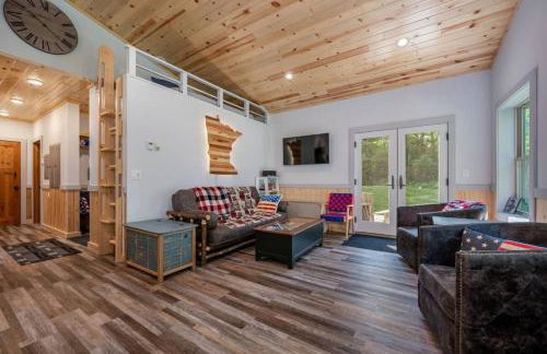 Long Lake Lookout, Dog Friendly - Photo 1