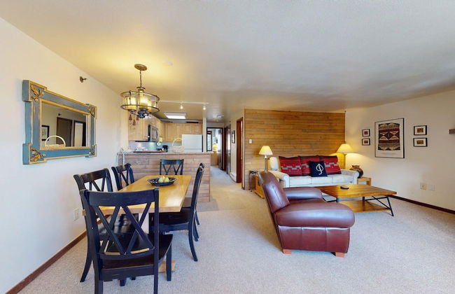 Terracehouse - CoralTree Residence Collection - Photo 20