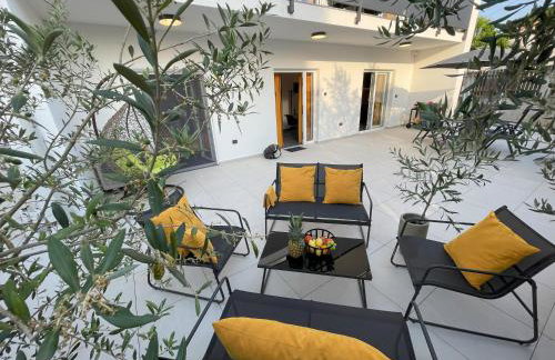 Valkane Beach Apartments - Photo 9