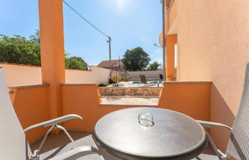 5 Bedroom Cozy Home In Biograd Na Moru - Foto 13