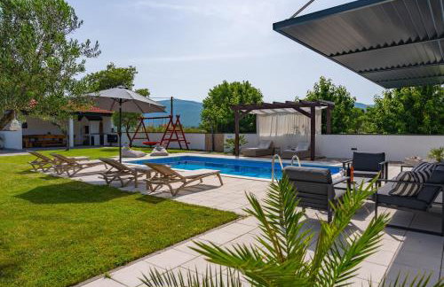 Villa Anja is a 4 bedroom villa with a 32 sqm heated pool near Imotski - Foto 8