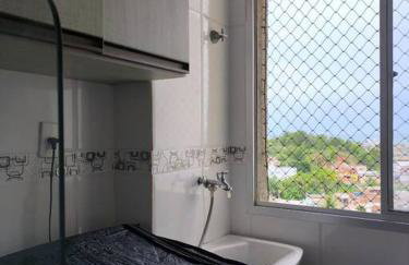 Apto Inteiro - Com roupa de cama e banho - Elevador - Garagem - Wi-fi - Vista Mar de todas as janelas e varanda - Foto 7